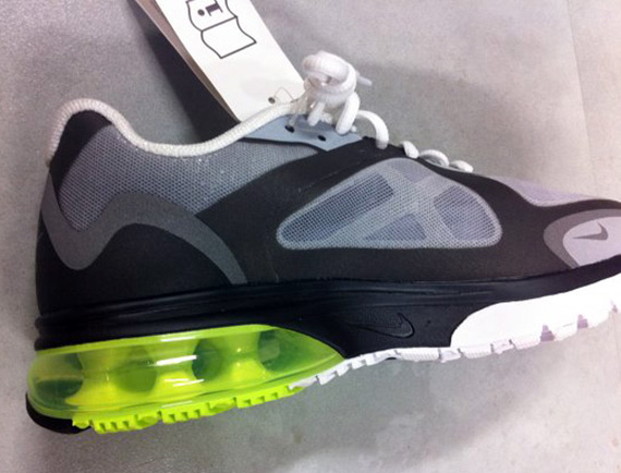 Nike Air Max Alpha 2011 Grey Volt 01