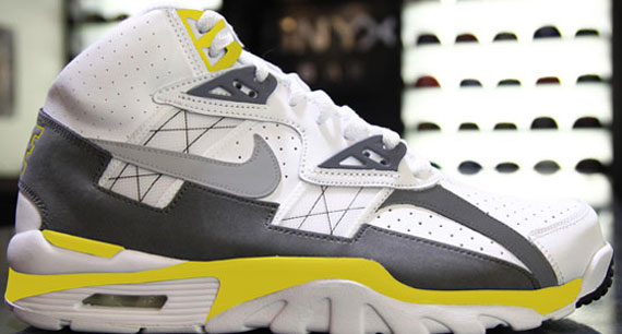 Nike Air Trainer Sc High White Graphite Lemon Light Zen Grey July 2011 03