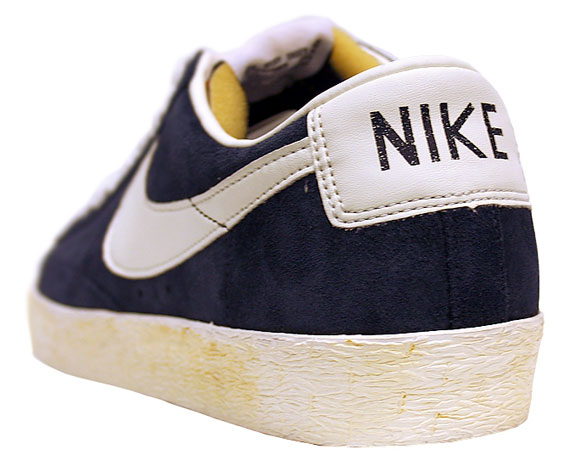 Nike Blazer Low Vintage Obsidian 01