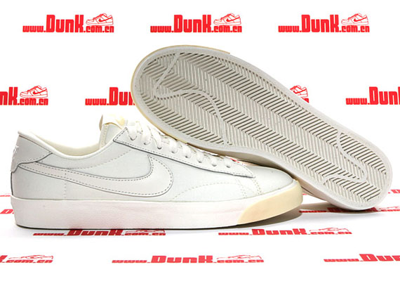 Nike Wmns Tennis Csc Sail 01