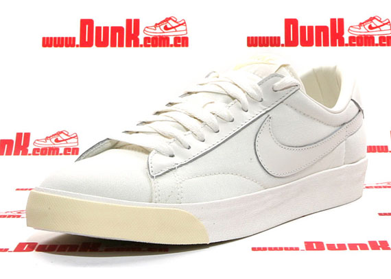 Nike Wmns Tennis Csc Sail 02