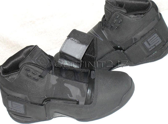 Nike Zoom Lebron Soldier 1 Black Camo Sample 03