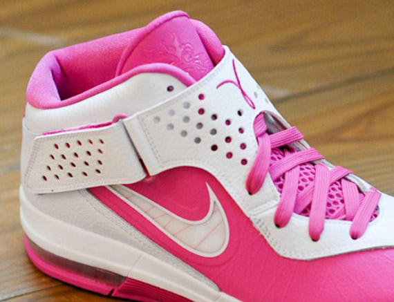 Nike LeBron Air Max Soldier V 'Think Pink'