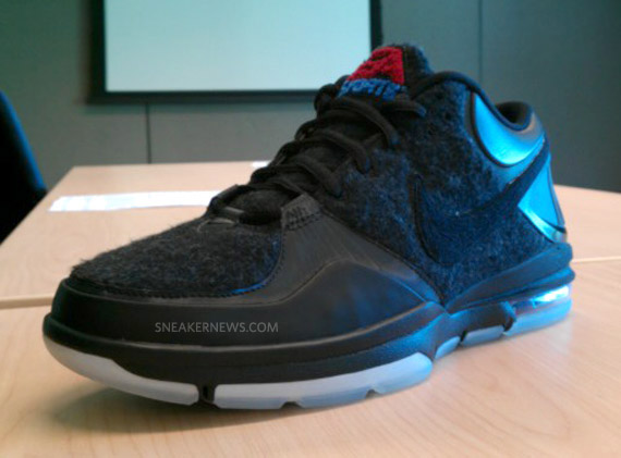 EA Sports x Nike Trainer 1.3