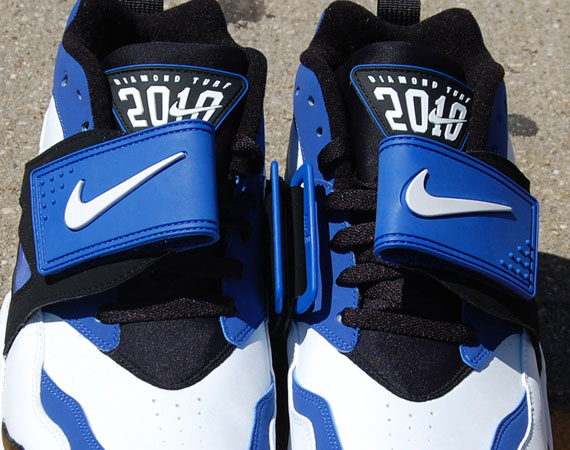 Nike Air Diamond Turf - White - Black - Blue