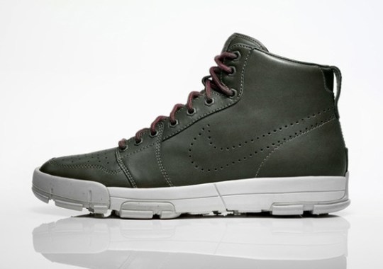 Nike Air Royaltna Mid