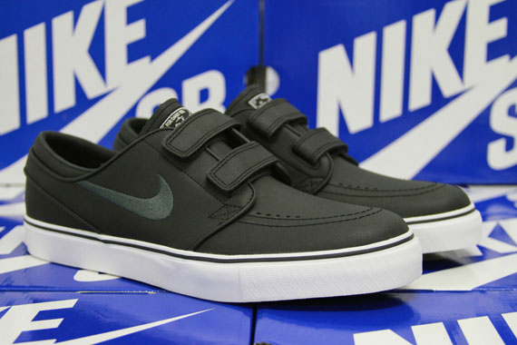 Nike Sb Janoski Velcro Black 02