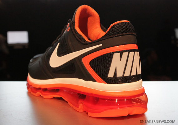 Nike Trainer 1.3 Max Black White Brilliant Orange 01