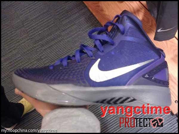 Nike Zoom Hyperdunk 2011 Club Purple Imperial Purple Cool Grey Hoopchina 02