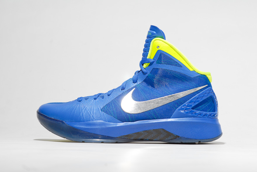 Nike Hyperdunk 2011 17