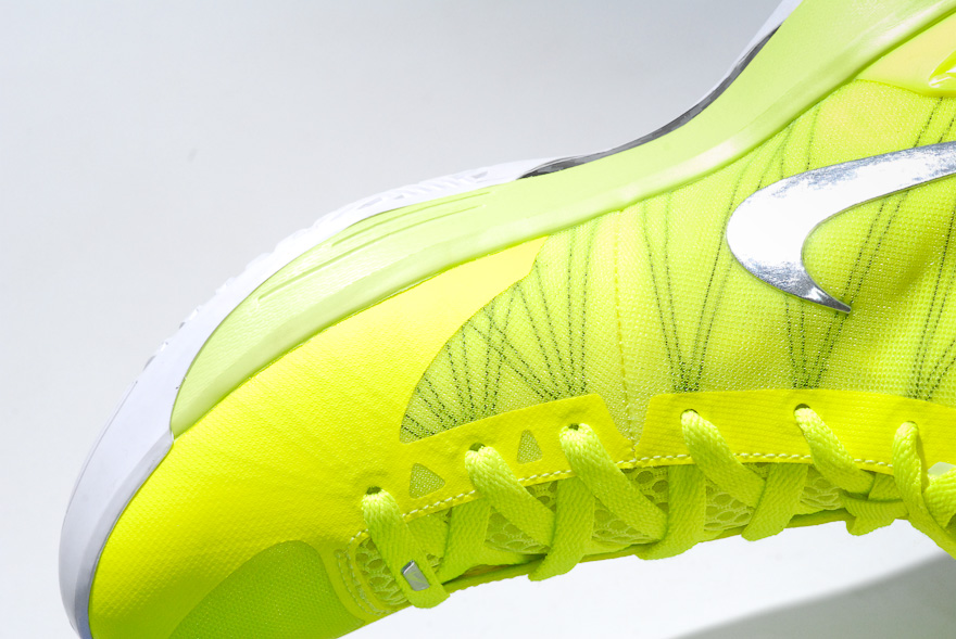 Nike Hyperdunk 2011 26