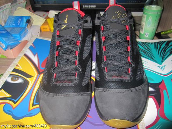 Air Jordan 2011 Q Flight Rabbit Detailed Images 02