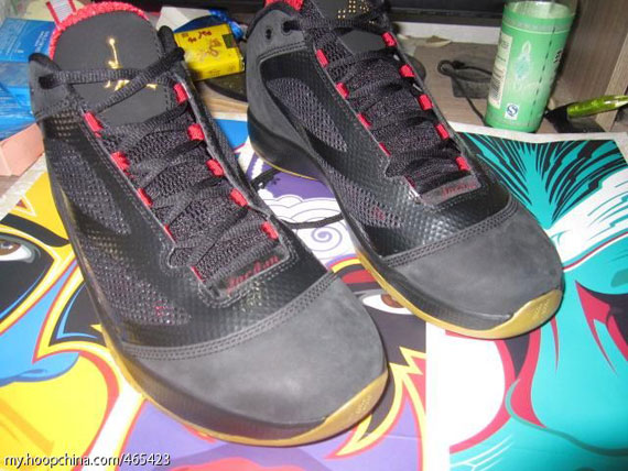 Air Jordan 2011 Q Flight Rabbit Detailed Images 06