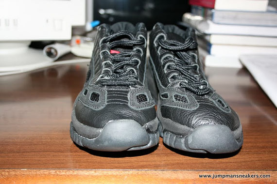 Jordan Xi Ie Low Blk Samp 03