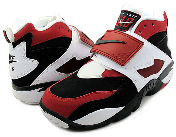 Nike Air Diamond Turf - Black - Varsity Red - White