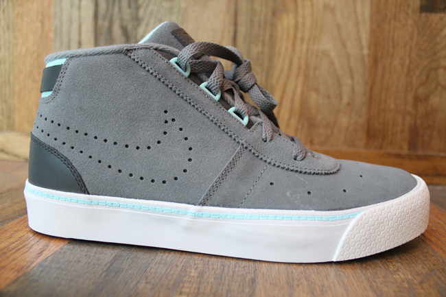 Nike Hachi Cool Grey Anthracite Summit White 1