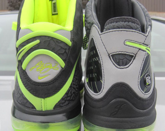 Nike LeBron 8 vs. LeBron VII '112' Comparison