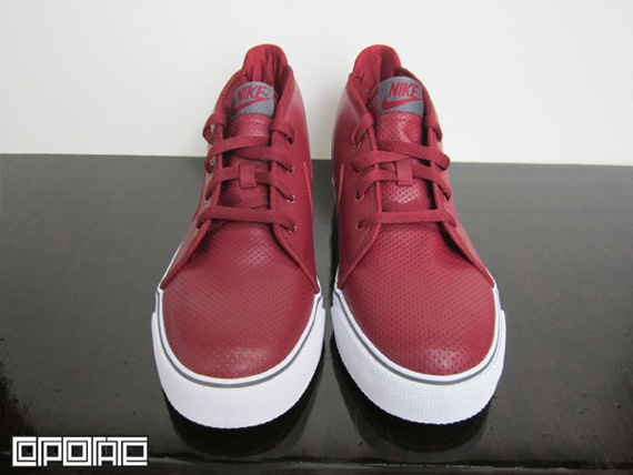 Nike Toki Team Red Grey White 02