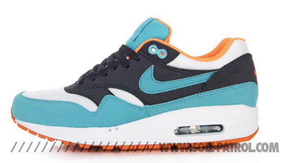 Nike Wmns Am1 Blue Org 03