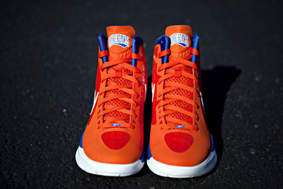 Nike Zoom Hyperdunk 2011 Queens 01