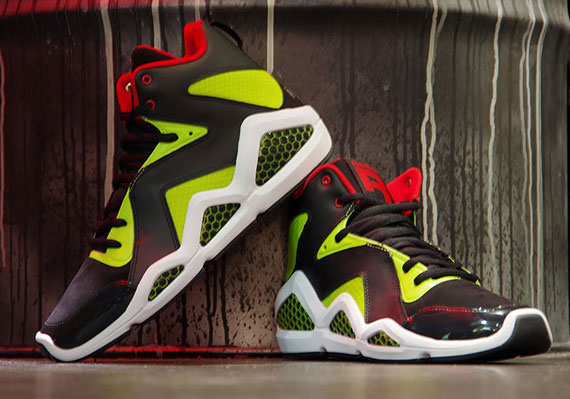 Swizz Beatz x Reebok Kamikaze - Black - Red - Citron