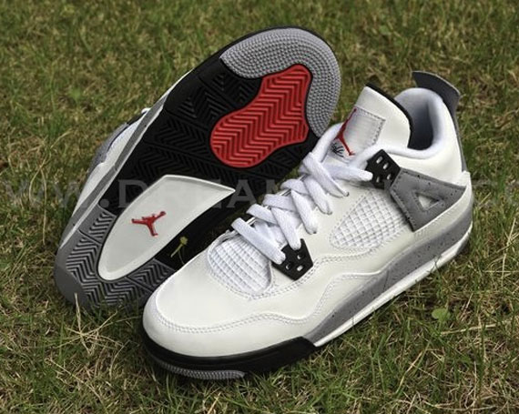 Air Jordan 4 White Cement Gs 01