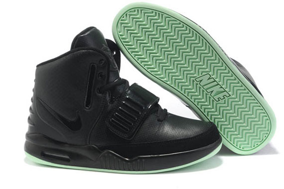 Air Yeezy 2 Fakes 02