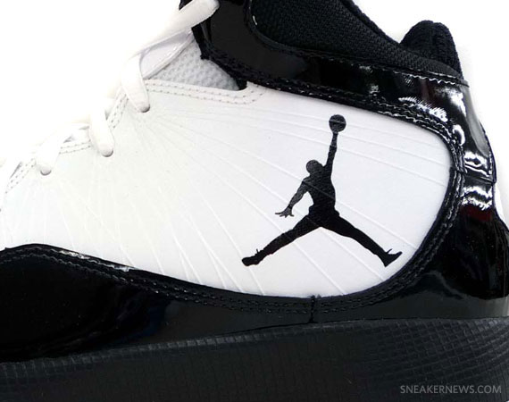 Air Jordan 2011 A-Flight - White - Black | New Images