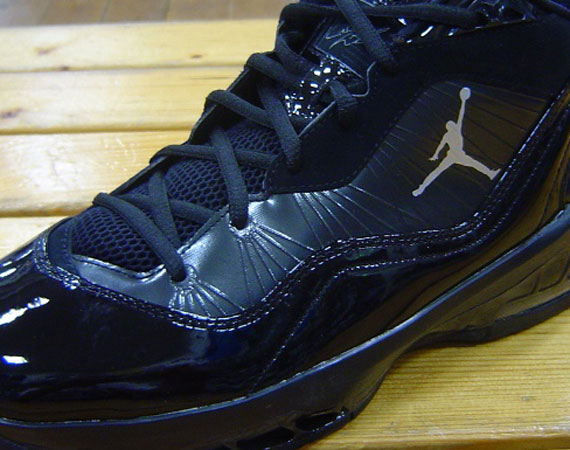 Jordan Melo M8 'Blackout'