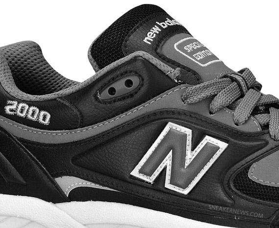 New Balance 2000 - Black