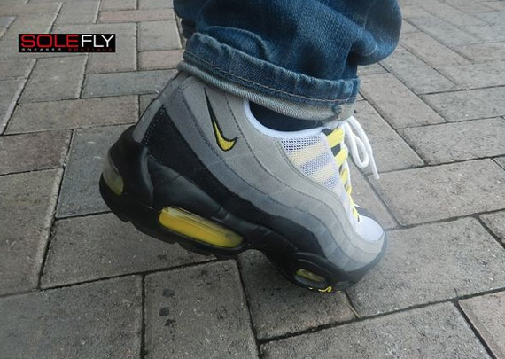 Nike Air Max 95 Grey Varsity Maize New Images 4