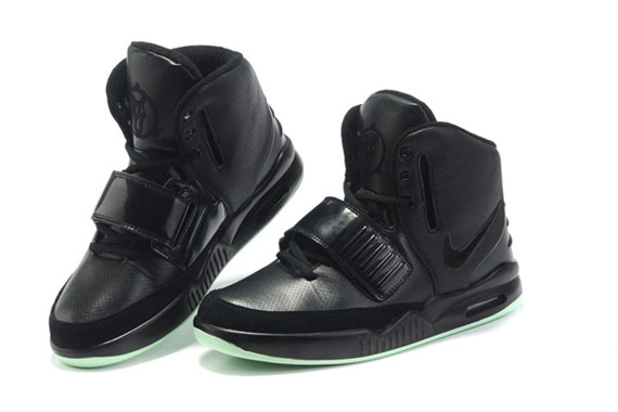 Nike Air Yeezy 2 Fakes 01