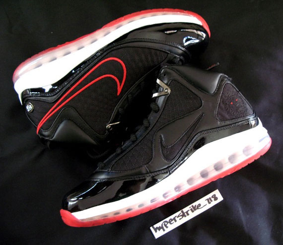 Nike Lebron Vii Heroes Bred E 02