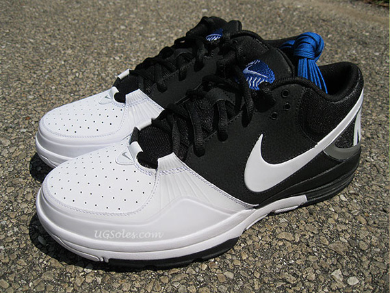 Nike Trainer 1.3 Mid College World Series Pe 10