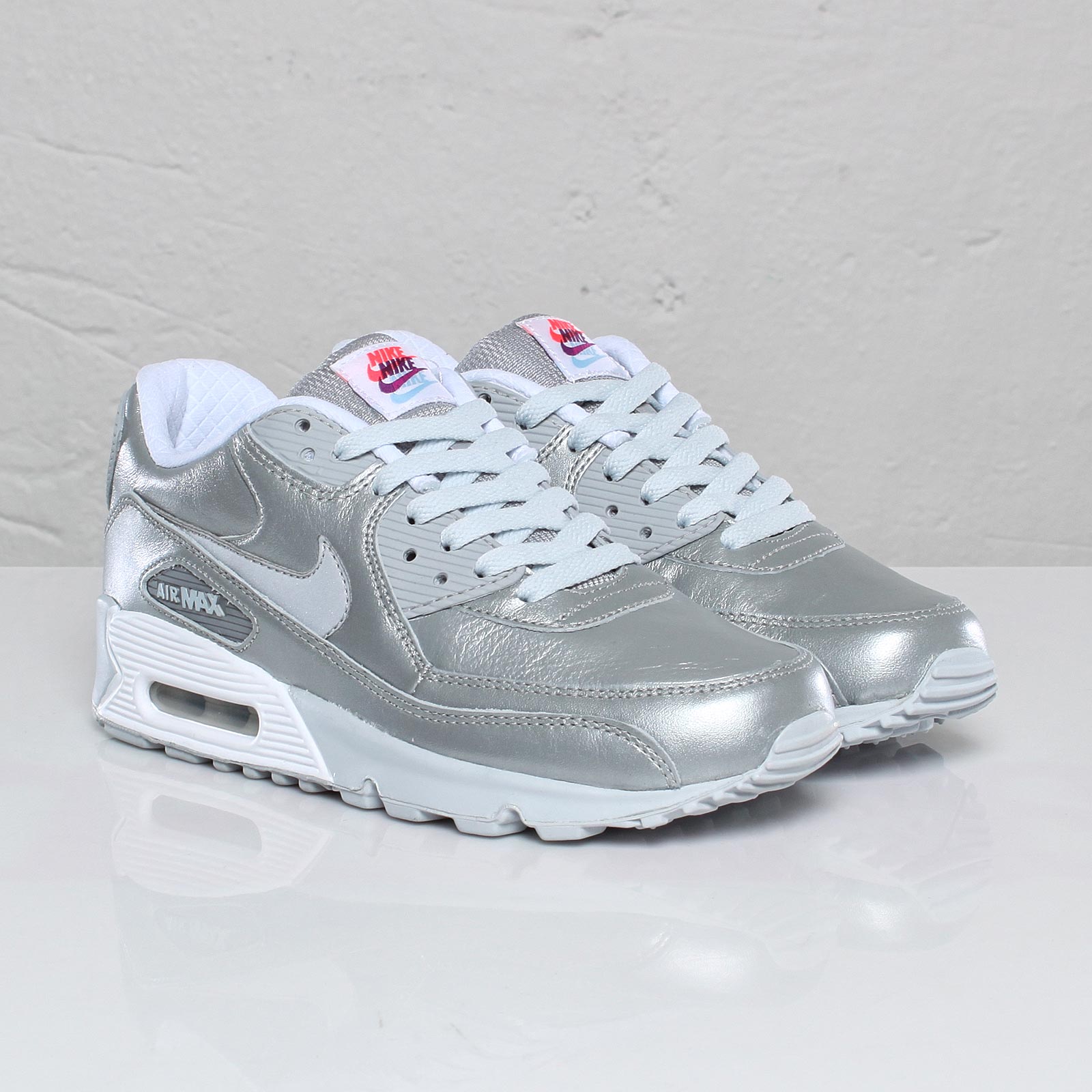 Nike Wmns Air Max 90 Metallic Silver 2