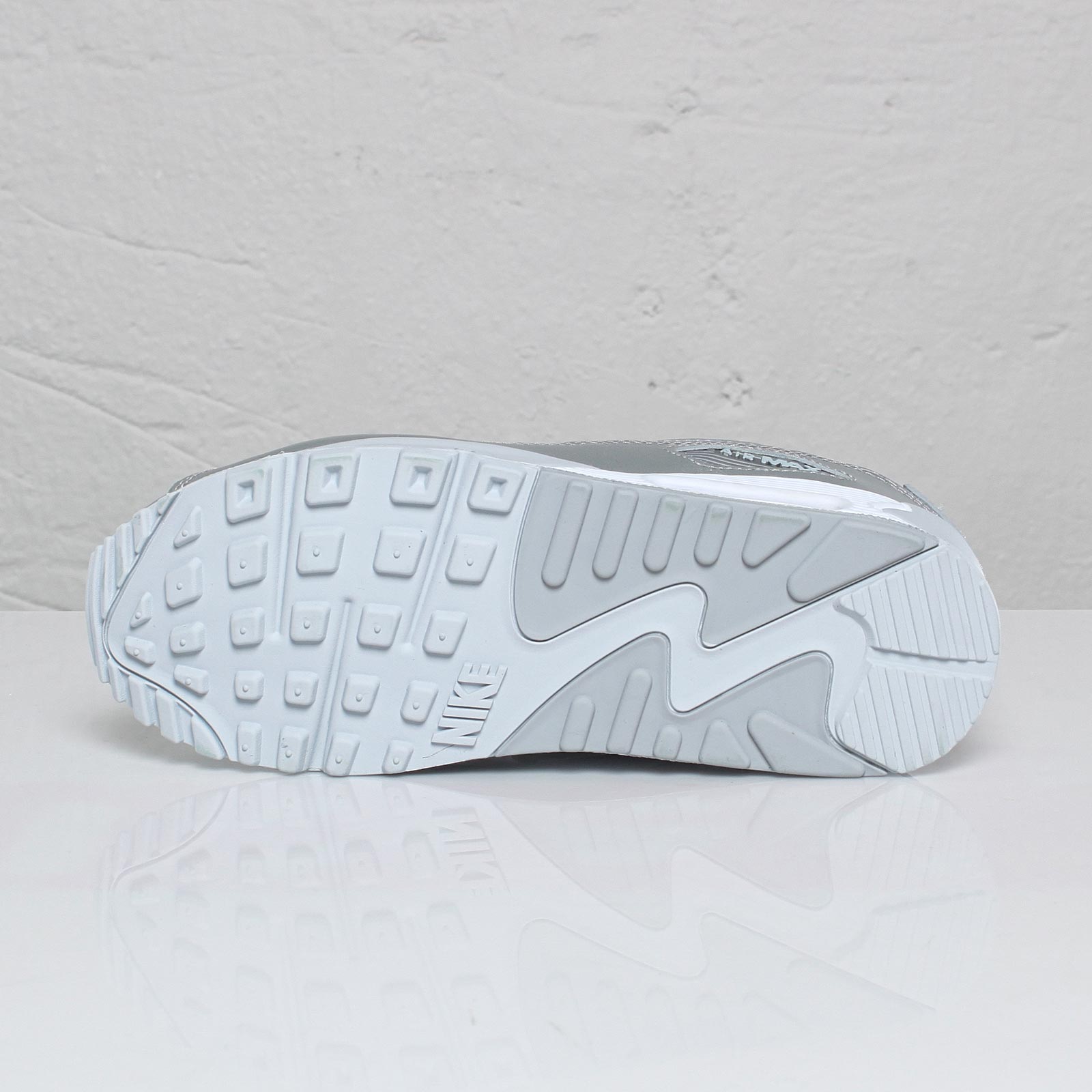 Nike Wmns Air Max 90 Metallic Silver 5