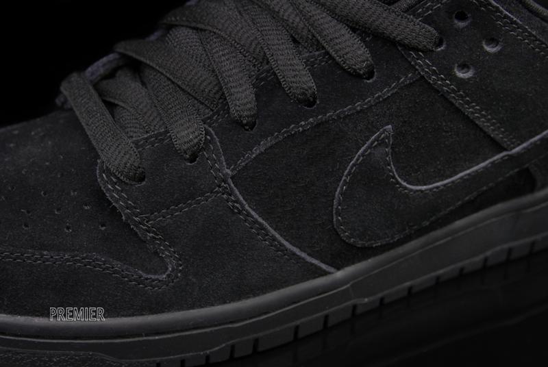 Nike SB Dunk Low 'Blackout' - Available