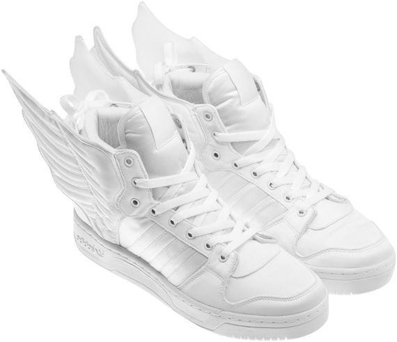 2ne1 Jeremy Scott Wings 2.0 White 04