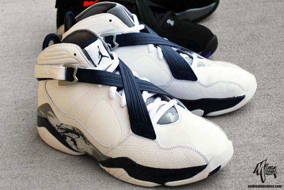 Air Jordan 8.0 Playoffs Georgetown Arriving 02