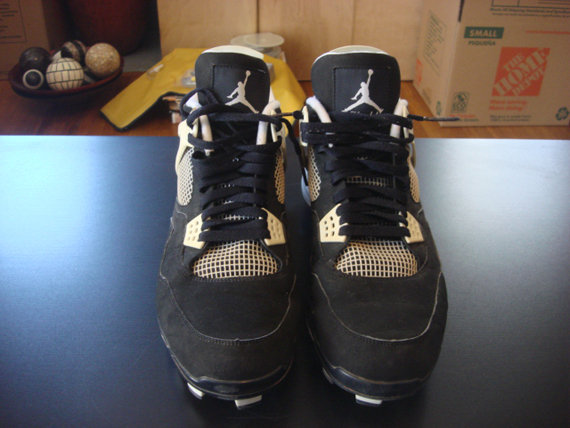 Aj Iv Cc Cleats Gameworn Pe 02