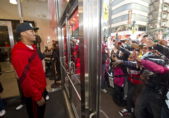 Derrick Rose x adidas adiZero Rose 2 – Chicago Launch Event