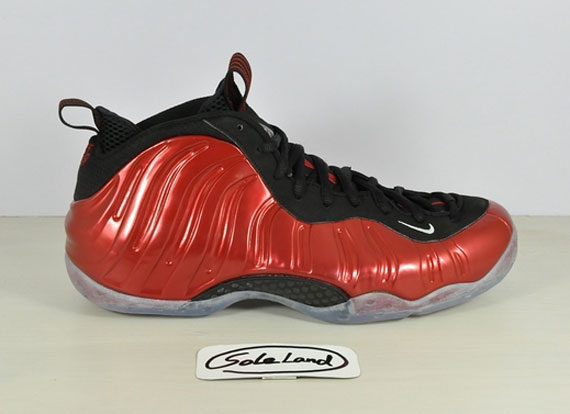 Nike Air Foamposite One Metallic Red 01