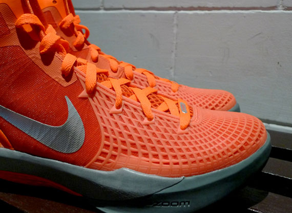 Nike Zoom Hyperdunk 2011 Supreme – Team Orange