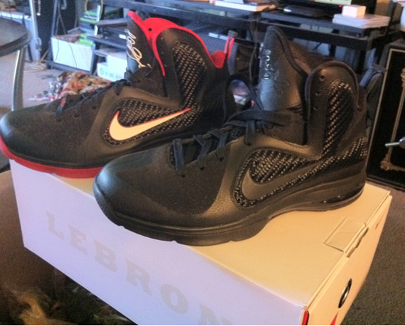 Nike Lebron 9 Blackout 02