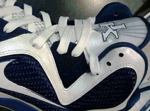 Nike LeBron 9 – Kentucky Wildcats ‘Home’ PE