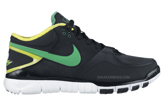 Nike Trainer 1.3 Mid Shield Oregon 01