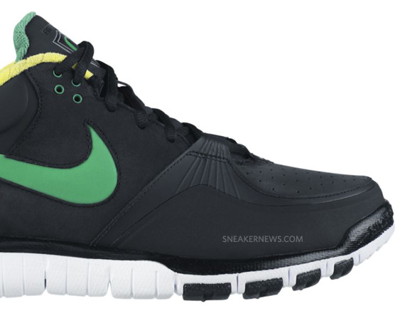 Nike Trainer 1.3 Mid Shield Oregon 02