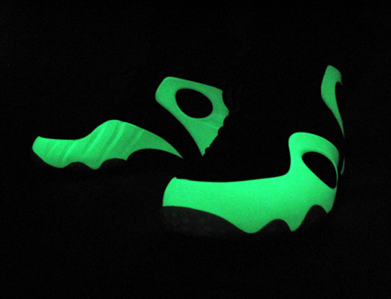 Nike Zoom Rookie LWP ‘Glow In The Dark’ – Release Reminder