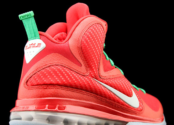 Nike LeBron 9 ‘Christmas Day’ – New Images