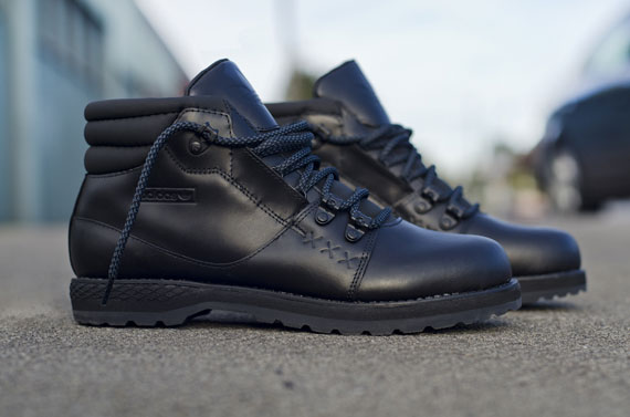 Adidas Originals Fort Boot 11